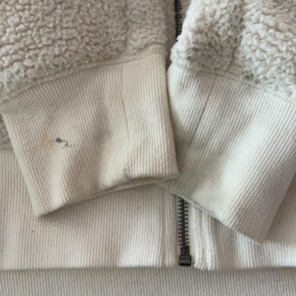 Gap - Picture 4 of 7